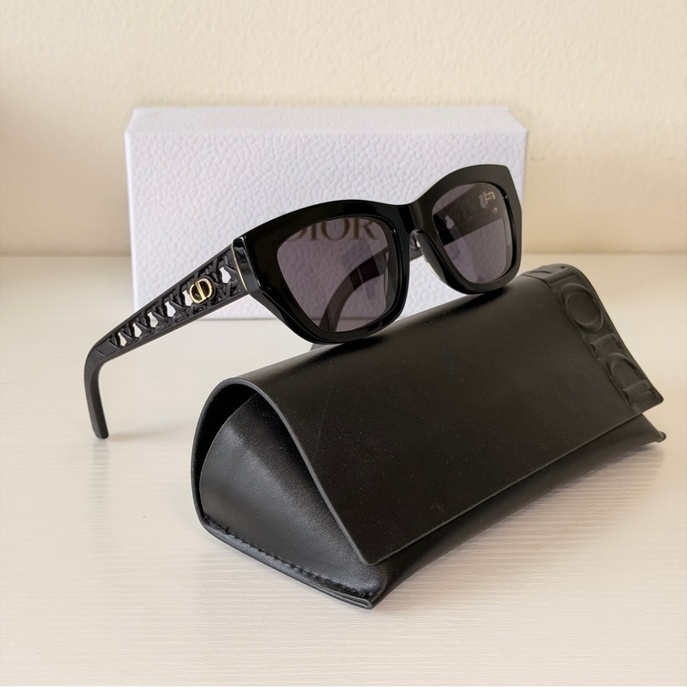 New! Dior Elegant Black Sunglasses, VeryDior S2I 10A0, Authentic